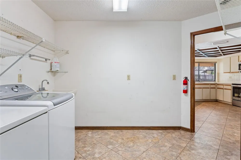 2715 LAUREL OAK DRIVE Plant City, FL 33566