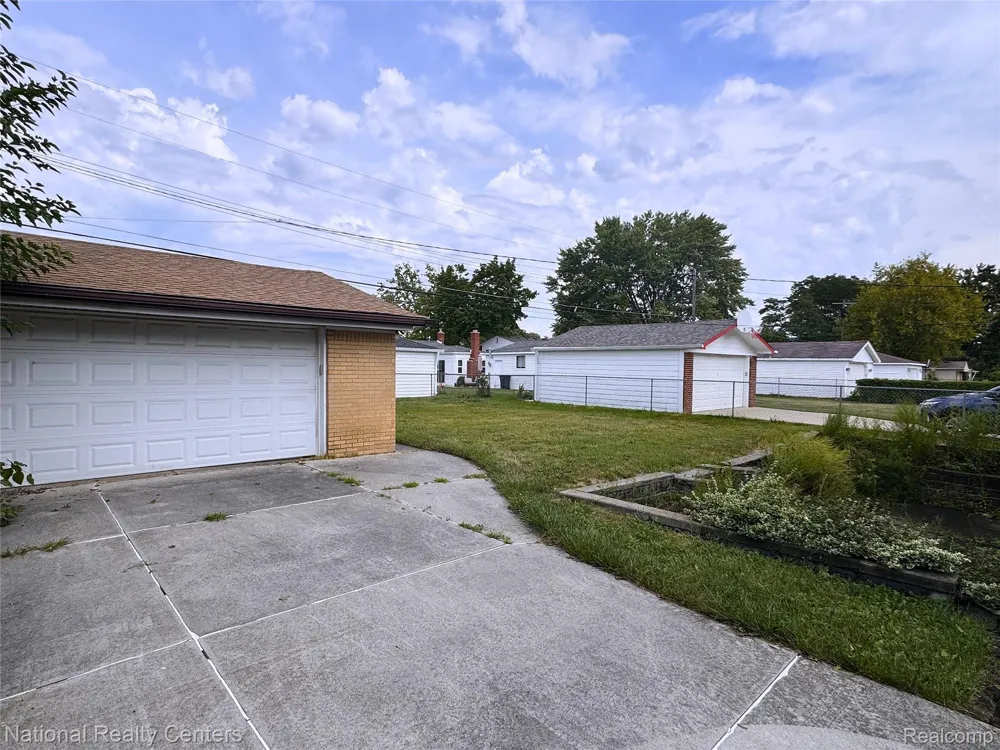29648 HILLBROOK STREET Livonia City, MI 48152