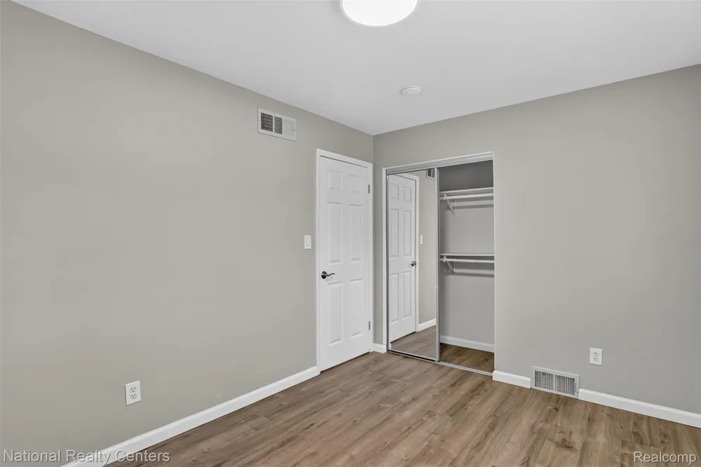 29648 HILLBROOK STREET Livonia City, MI 48152