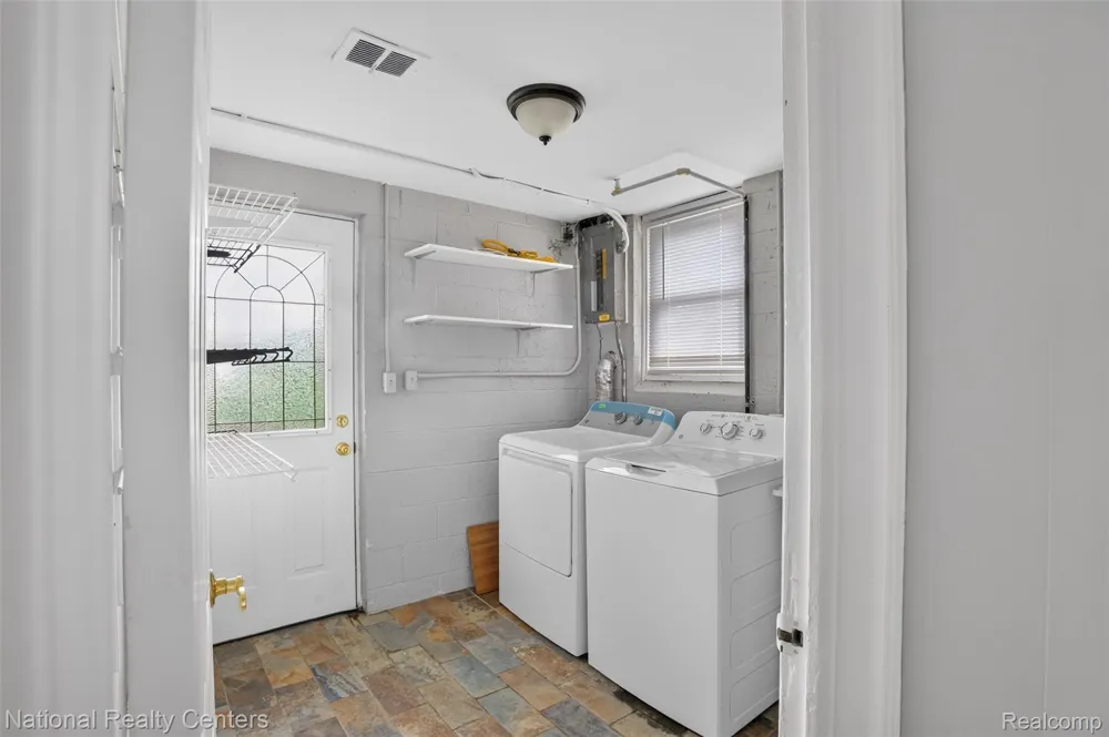29648 HILLBROOK STREET Livonia City, MI 48152