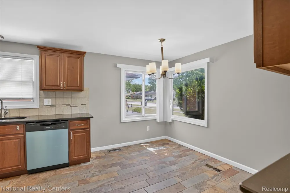 29648 HILLBROOK STREET Livonia City, MI 48152