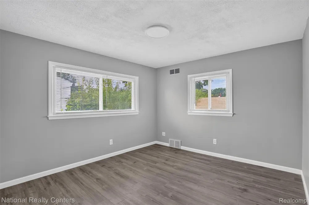 29648 HILLBROOK STREET Livonia City, MI 48152