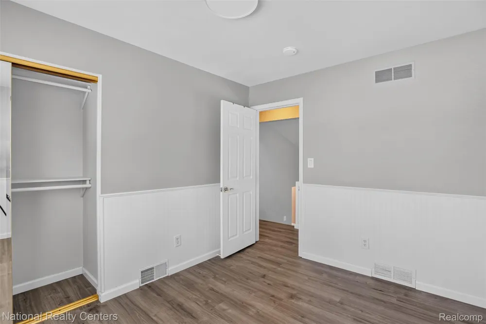 29648 HILLBROOK STREET Livonia City, MI 48152