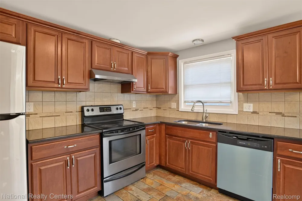 29648 HILLBROOK STREET Livonia City, MI 48152