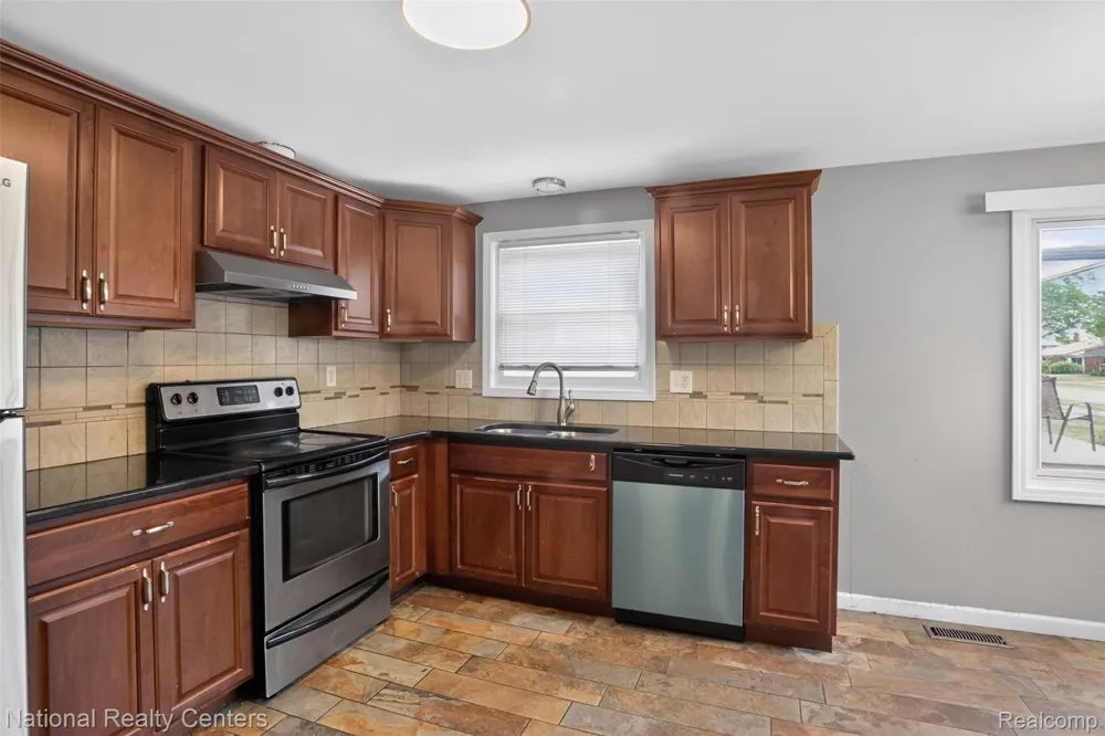 29648 HILLBROOK STREET Livonia City, MI 48152