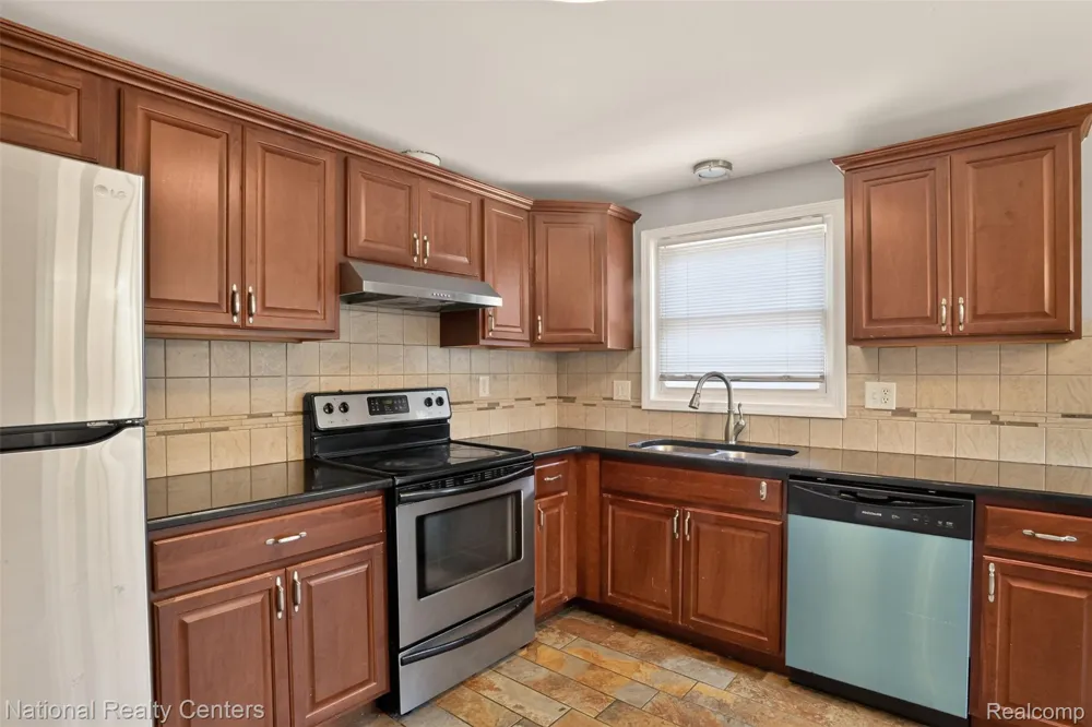29648 HILLBROOK STREET Livonia City, MI 48152