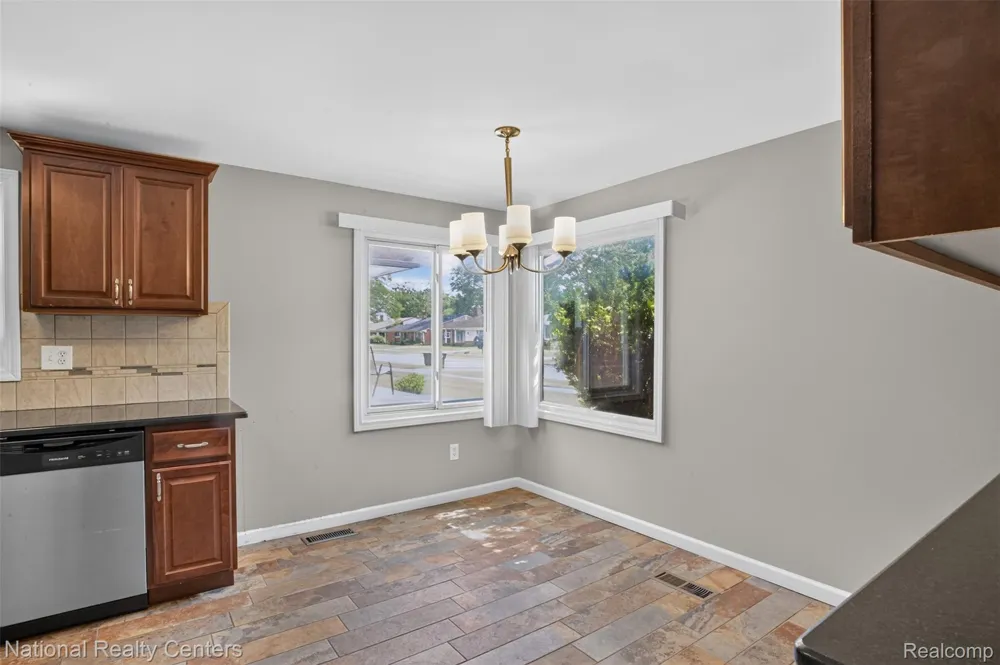 29648 HILLBROOK STREET Livonia City, MI 48152