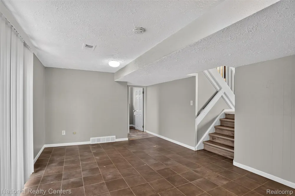 29648 HILLBROOK STREET Livonia City, MI 48152