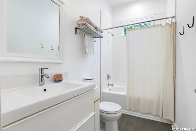 1840 E CROCKETT ST San Antonio, TX 78202