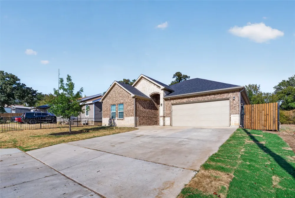 2517 Donalee Street Fort Worth, TX 76105