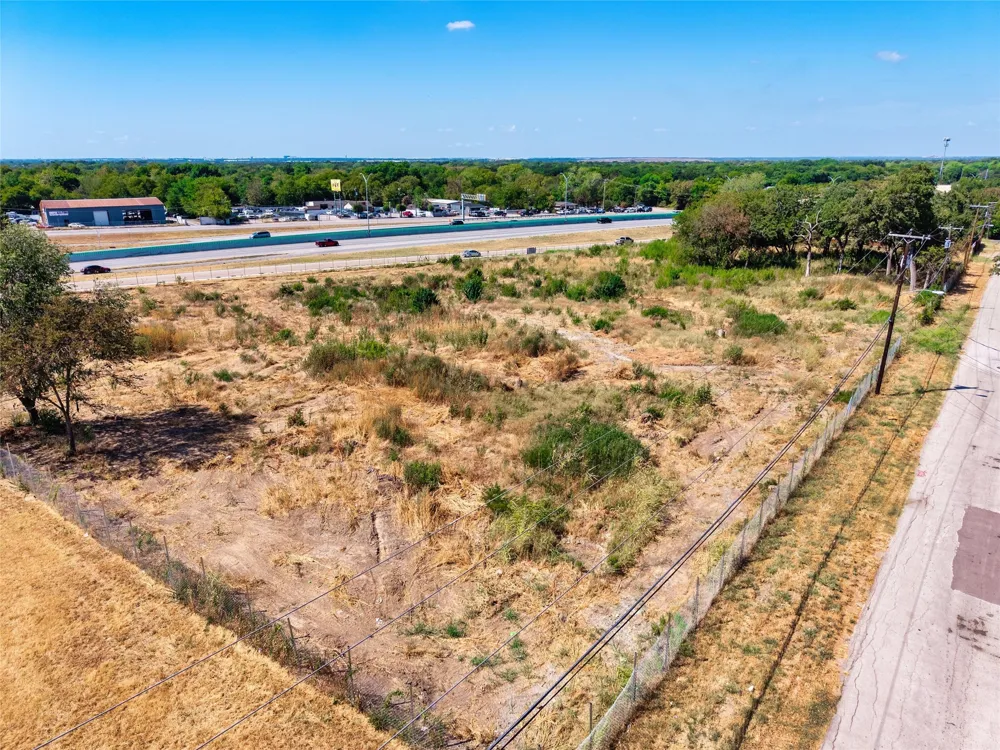 999 Silver Falls Boulevard Dallas, TX 75217