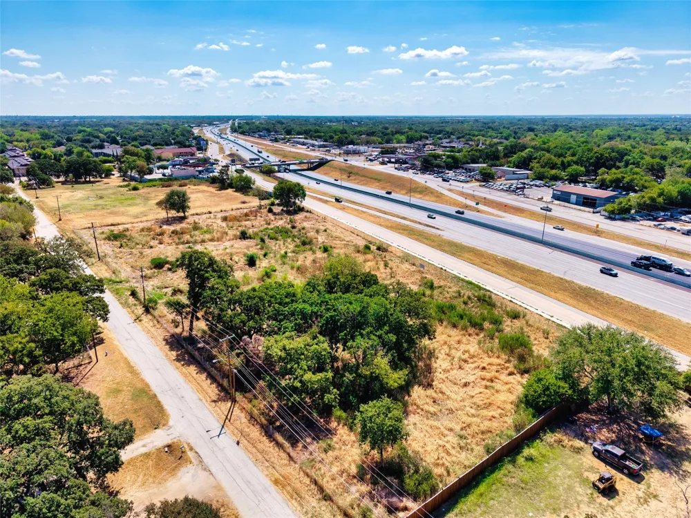 999 Silver Falls Boulevard Dallas, TX 75217