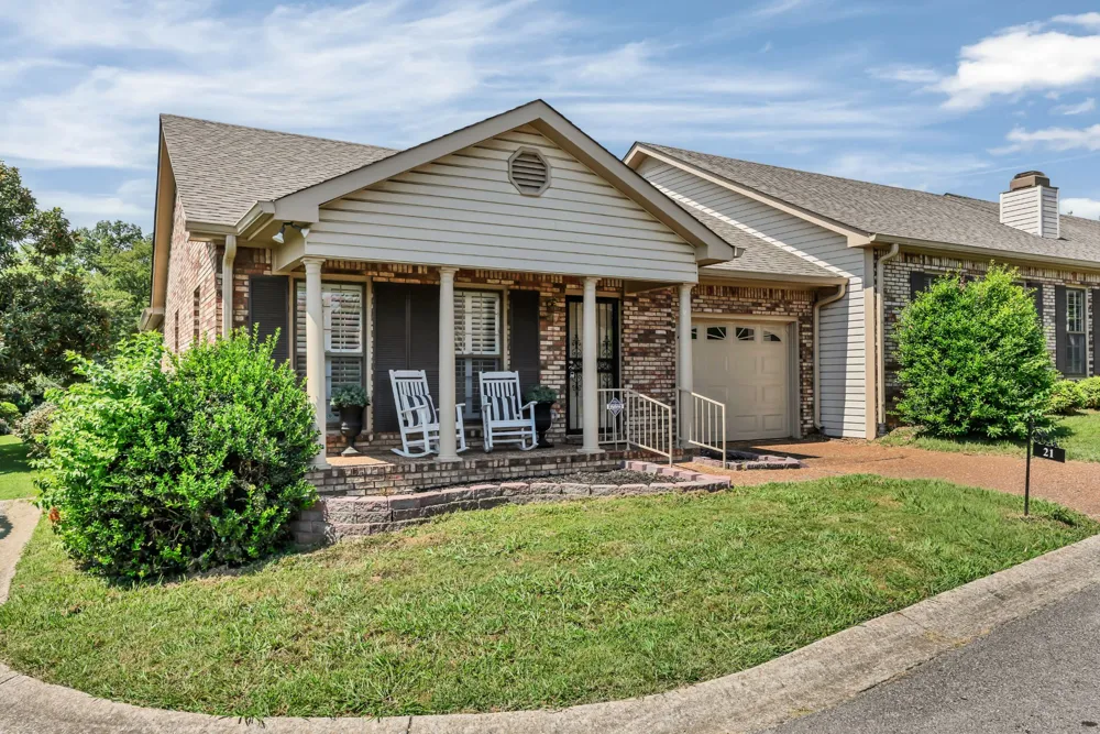 1818 Memorial Dr #21 Clarksville, TN 37043