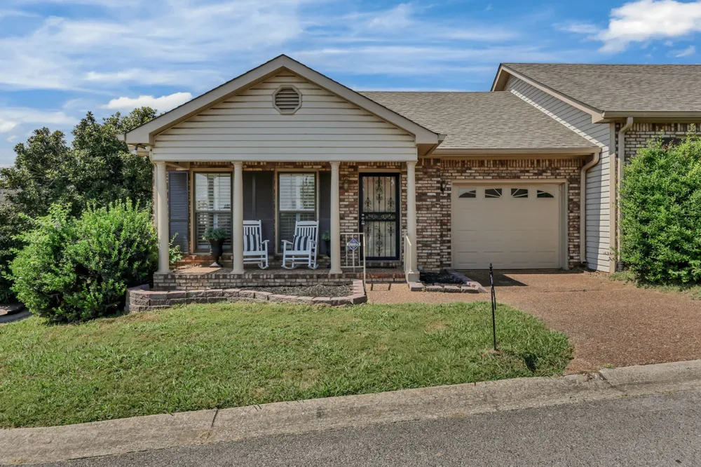1818 Memorial Dr #21 Clarksville, TN 37043