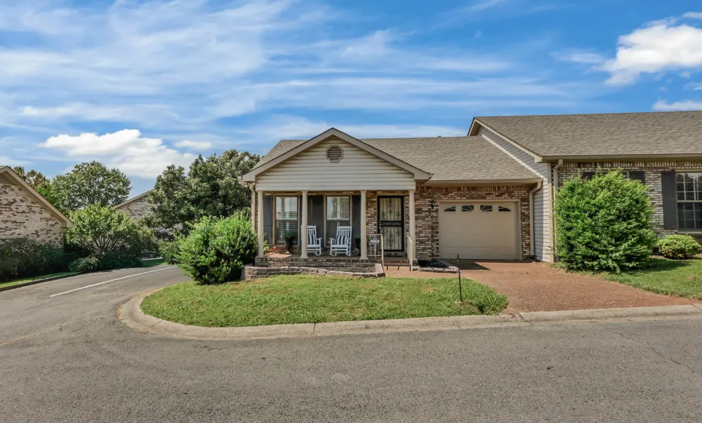1818 Memorial Dr #21 Clarksville, TN 37043