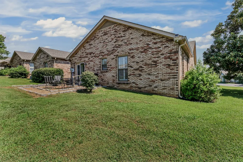 1818 Memorial Dr #21 Clarksville, TN 37043