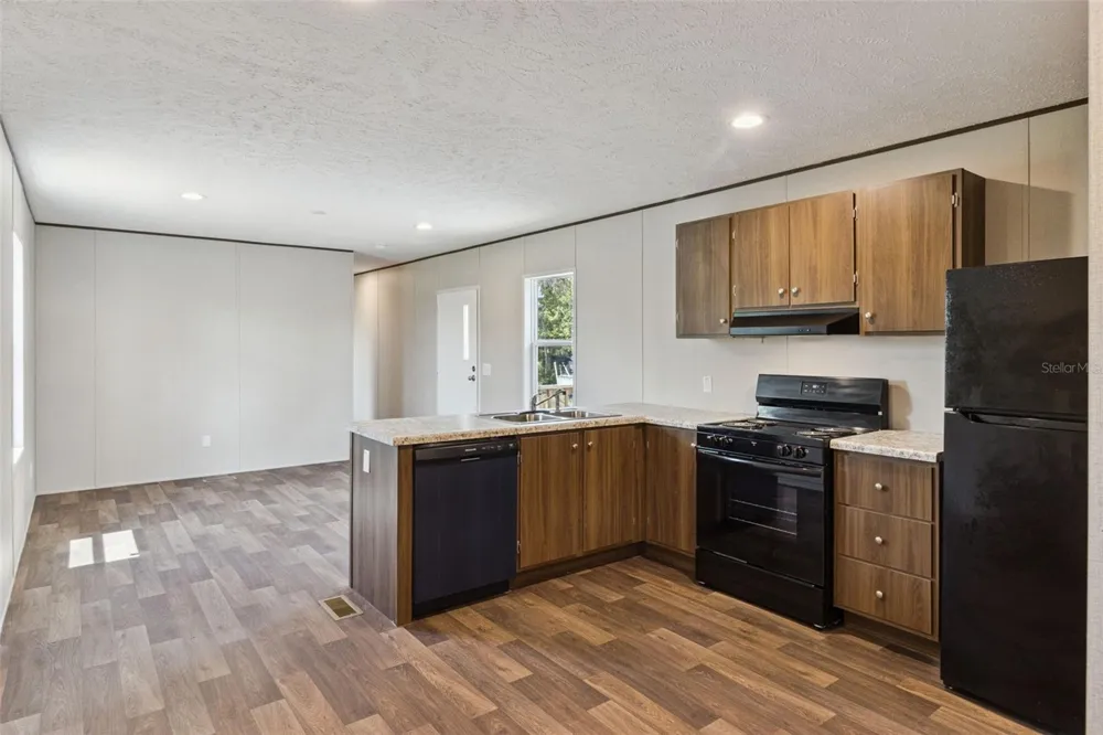 80 AMERICAN WAY Frostproof, FL 33843