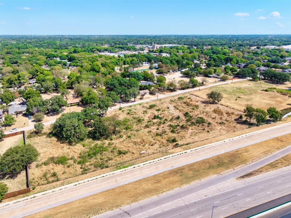 999 Silver Falls Boulevard Dallas, TX 75217