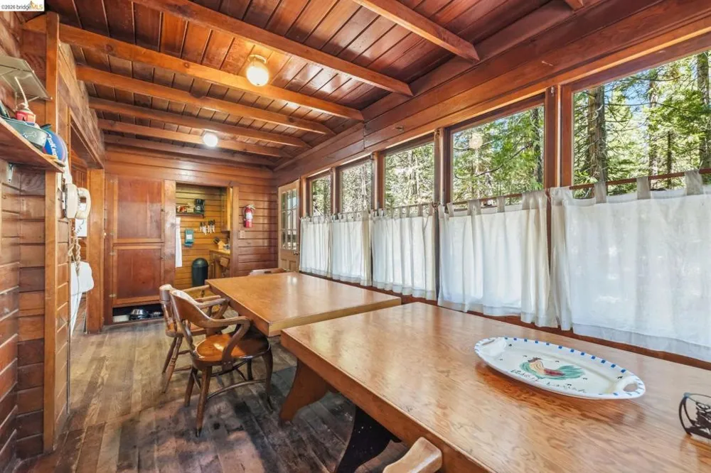 115 Meadowview Ave Pinecrest, CA 95364