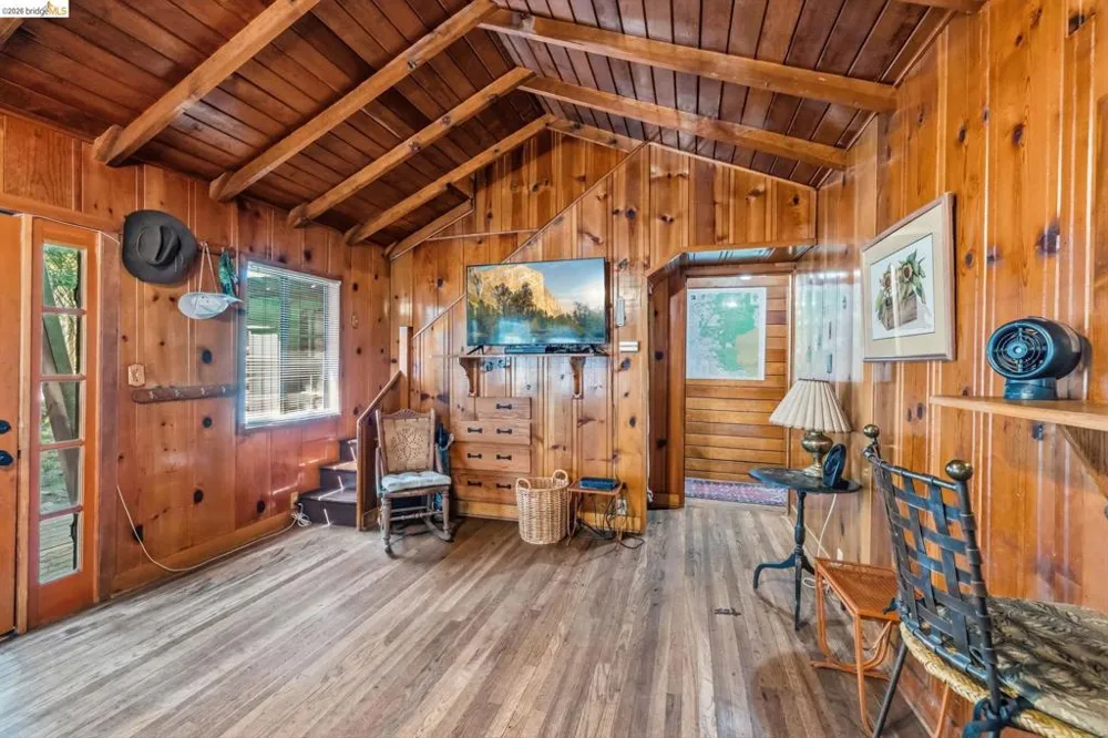 115 Meadowview Ave Pinecrest, CA 95364