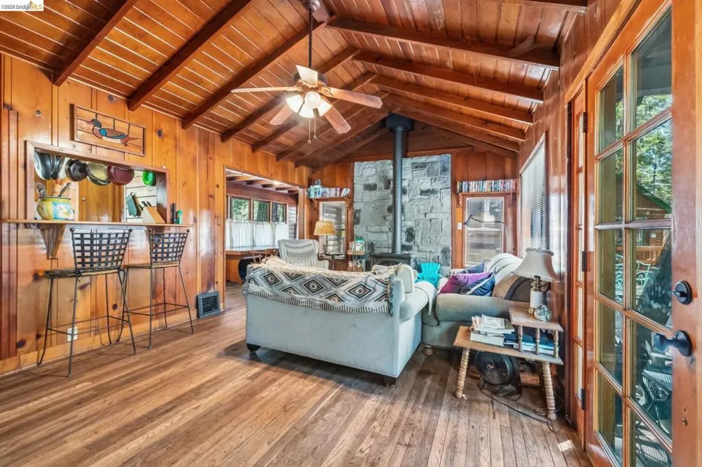 115 Meadowview Ave Pinecrest, CA 95364