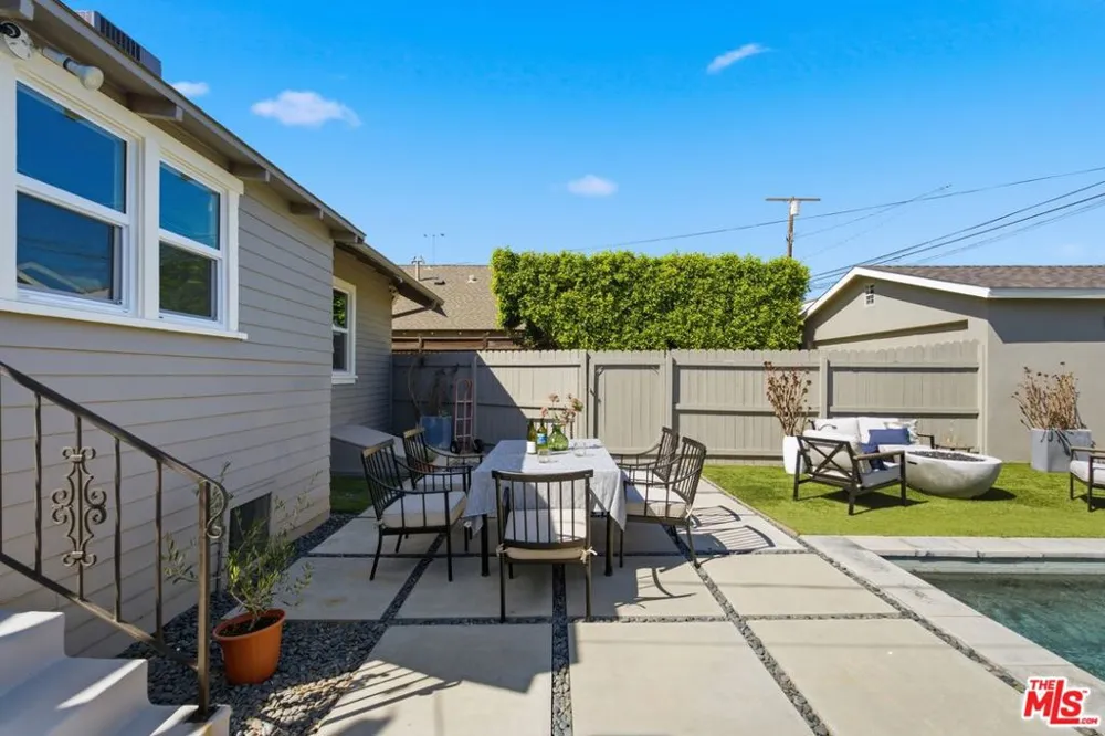2640 S Hobart Boulevard Los Angeles, CA 90018