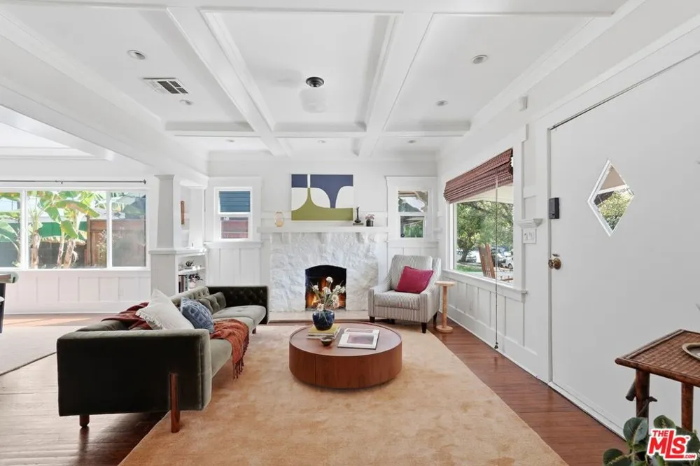 2640 S Hobart Boulevard Los Angeles, CA 90018