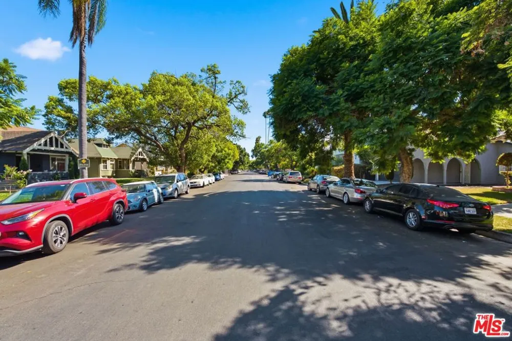 2640 S Hobart Boulevard Los Angeles, CA 90018