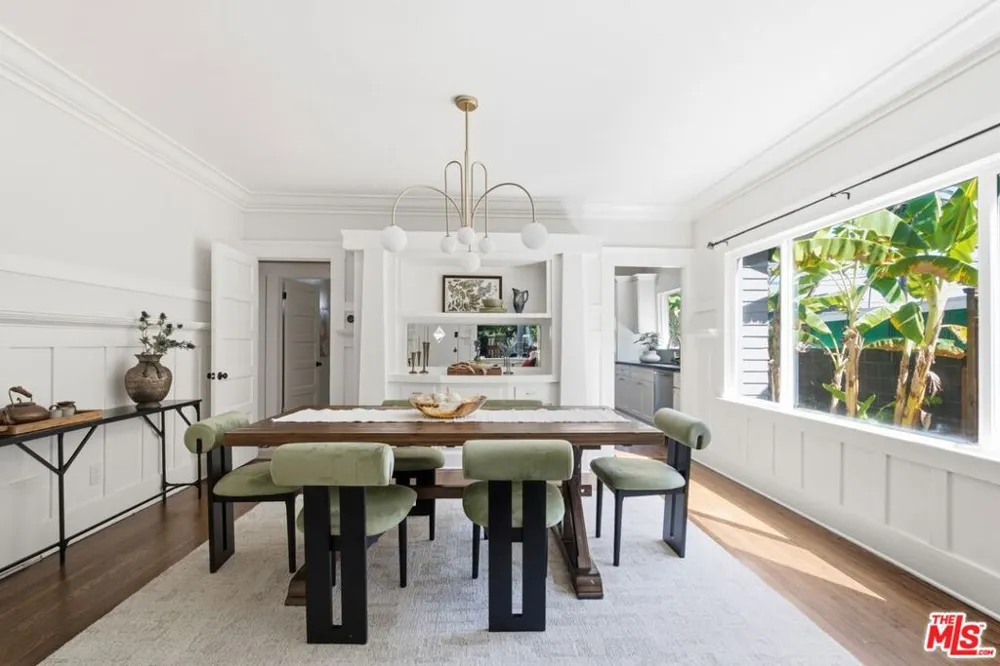 2640 S Hobart Boulevard Los Angeles, CA 90018