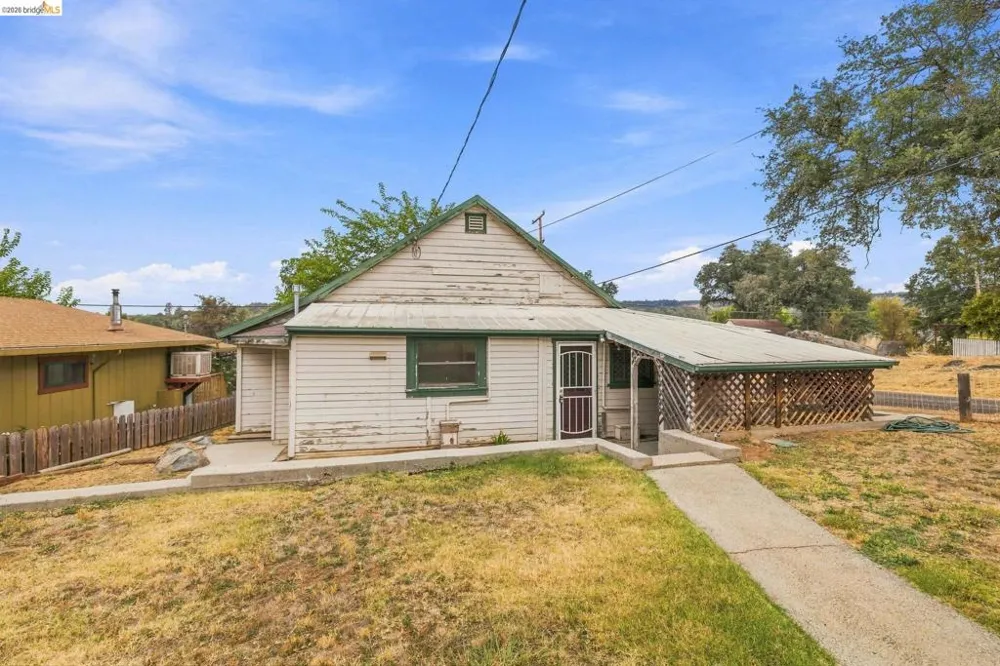 18495 Oak St Tuolumne, CA 95379