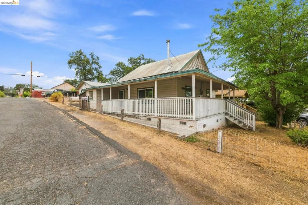 18495 Oak St Tuolumne, CA 95379