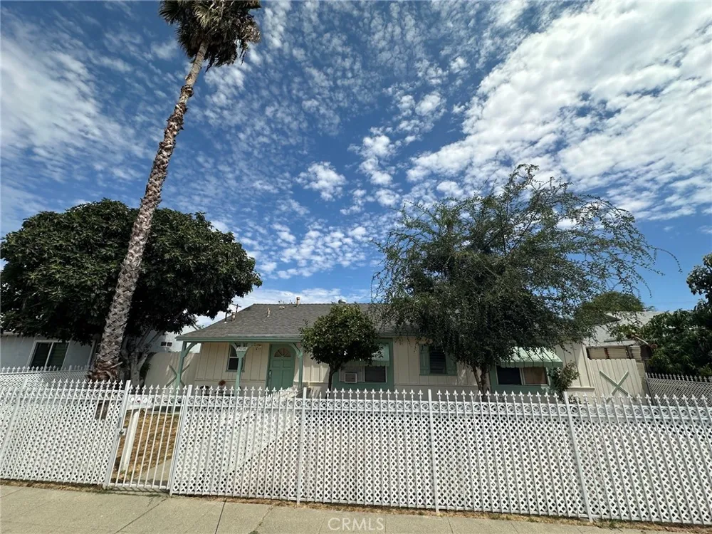 7938 Lindley Los Angeles, CA 91335