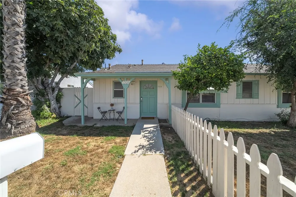 7938 Lindley Los Angeles, CA 91335