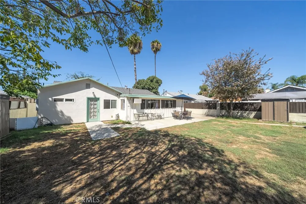 7938 Lindley Los Angeles, CA 91335