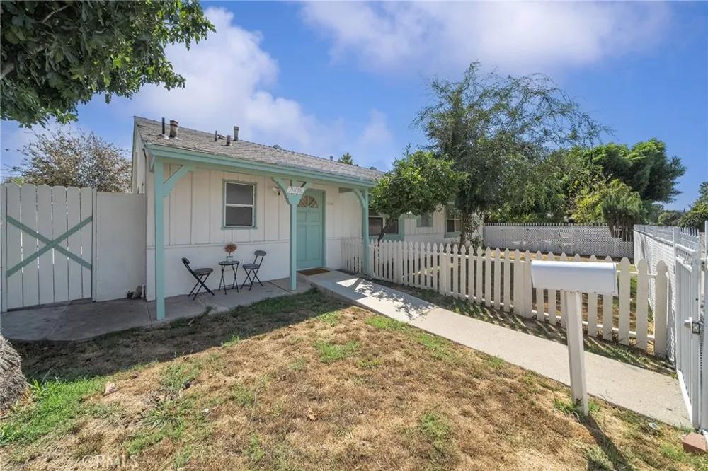 7938 Lindley Los Angeles, CA 91335