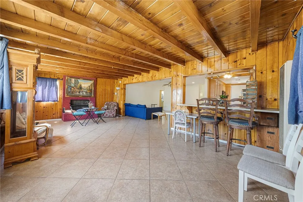7938 Lindley Los Angeles, CA 91335