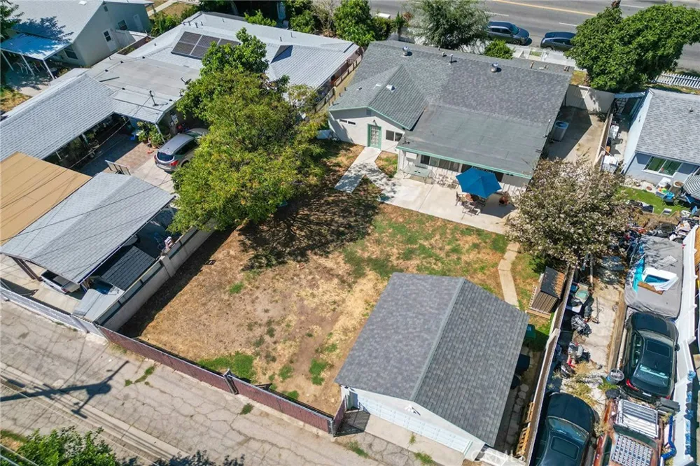 7938 Lindley Los Angeles, CA 91335
