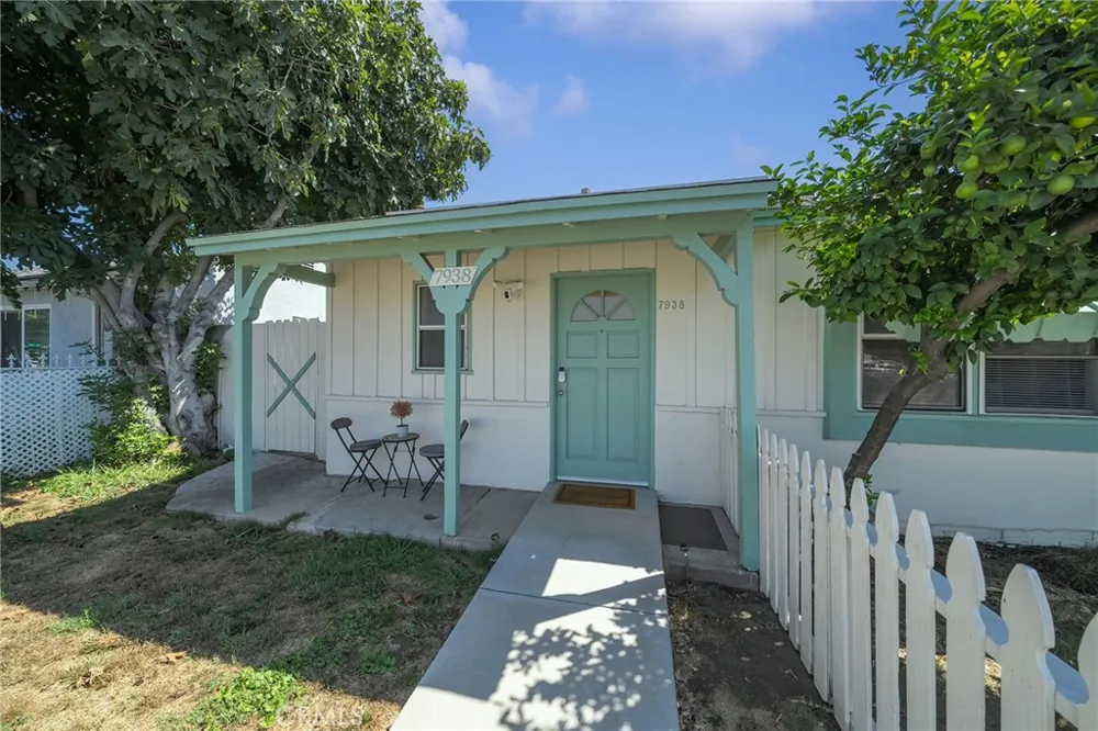 7938 Lindley Los Angeles, CA 91335