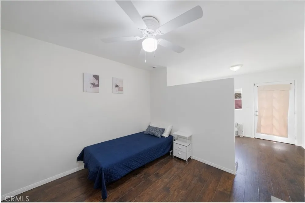 7938 Lindley Los Angeles, CA 91335
