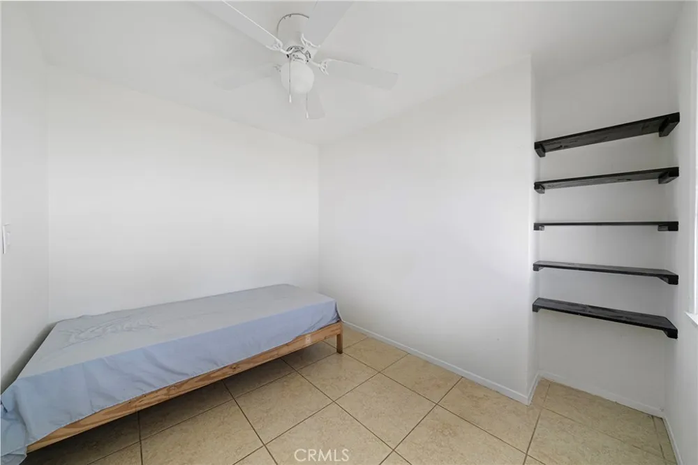 7938 Lindley Los Angeles, CA 91335