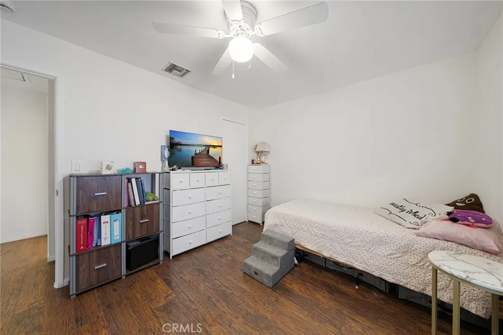 7938 Lindley Los Angeles, CA 91335