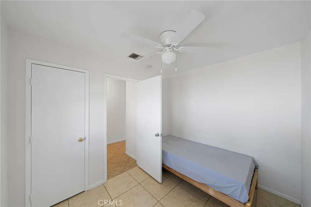 7938 Lindley Los Angeles, CA 91335