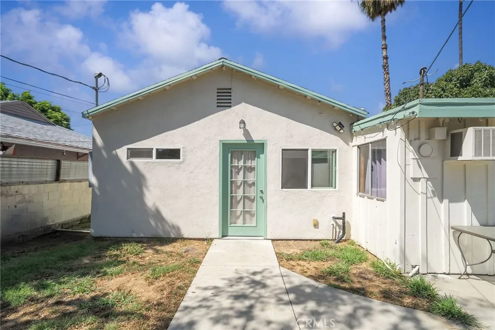 7938 Lindley Los Angeles, CA 91335