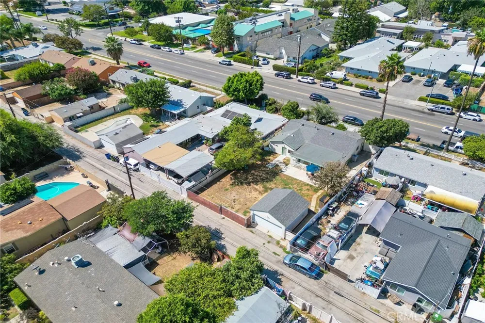 7938 Lindley Los Angeles, CA 91335