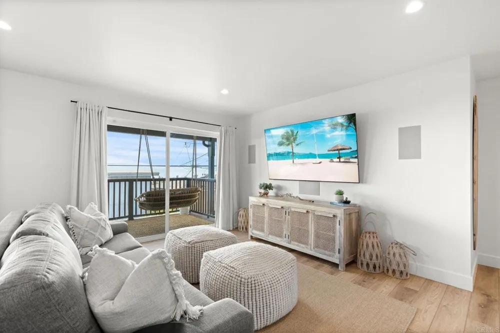 2172 Oxford Avenue Cardiff by the Sea, CA 92007