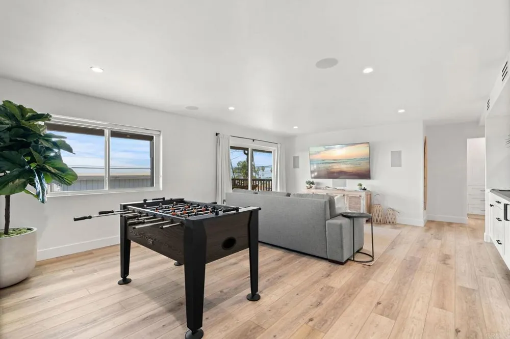 2172 Oxford Avenue Cardiff by the Sea, CA 92007