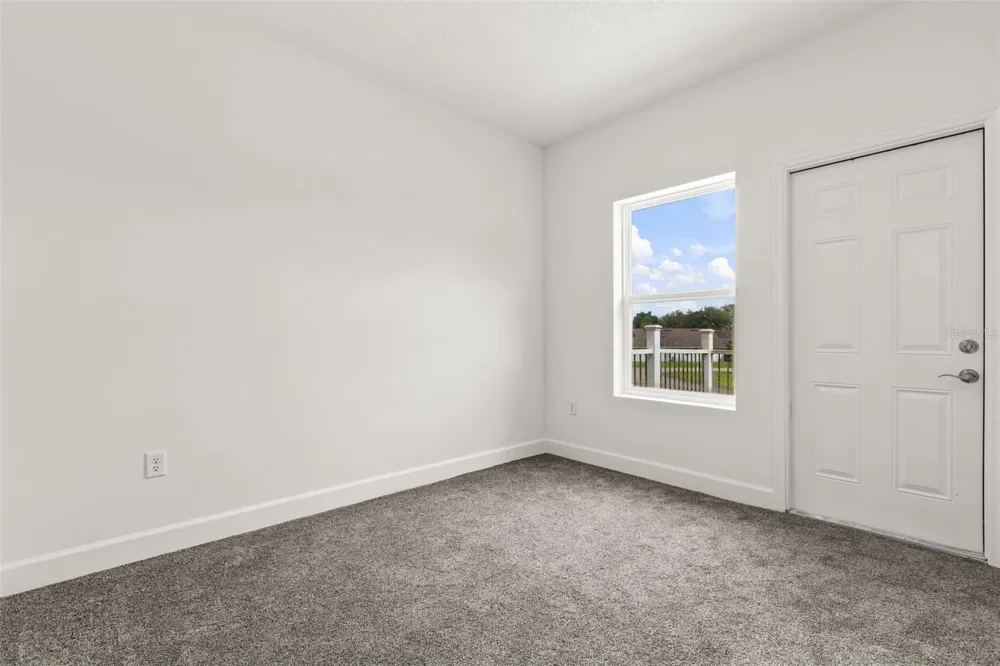 458 LAKE SHORE PARKWAY Davenport, FL 33896