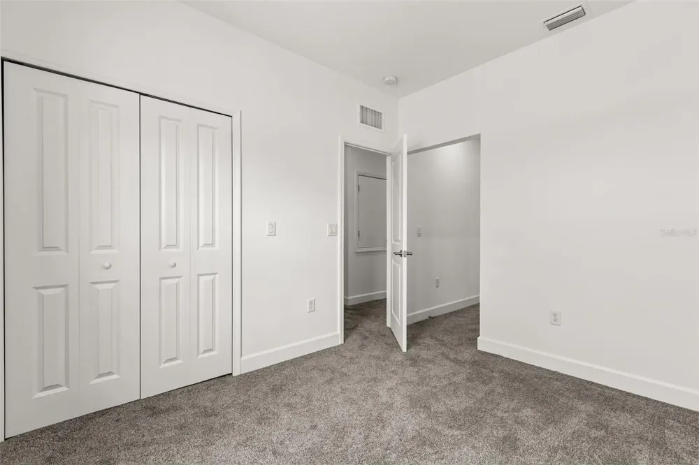 458 LAKE SHORE PARKWAY Davenport, FL 33896