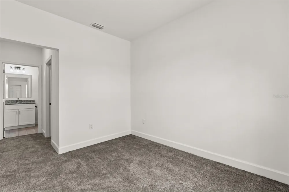 458 LAKE SHORE PARKWAY Davenport, FL 33896