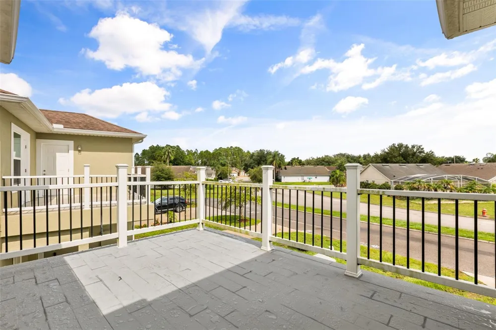 458 LAKE SHORE PARKWAY Davenport, FL 33896